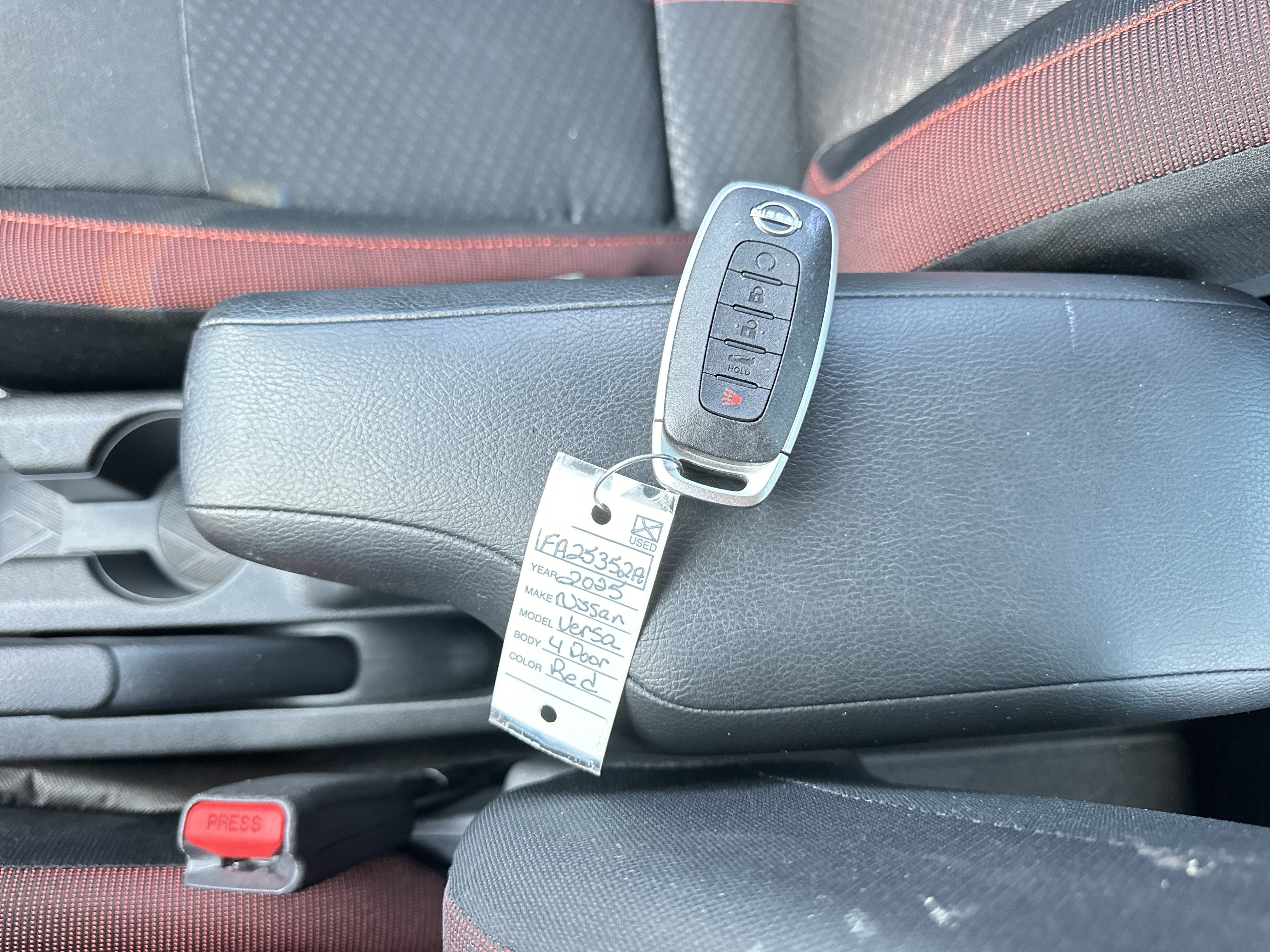 Used 2025 Nissan Versa SR w/ Trunk Package FWD image 18