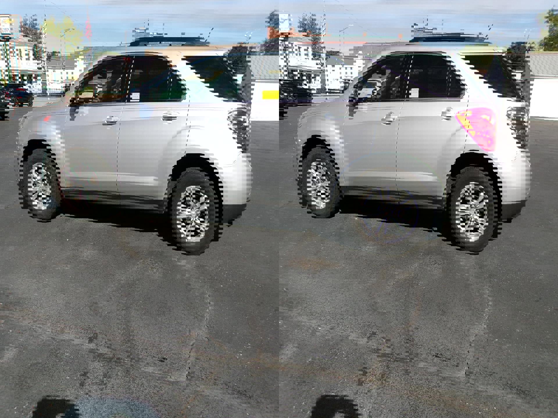 Used 2014 Chevrolet Equinox LT w/ Driver Convenience Package image 2