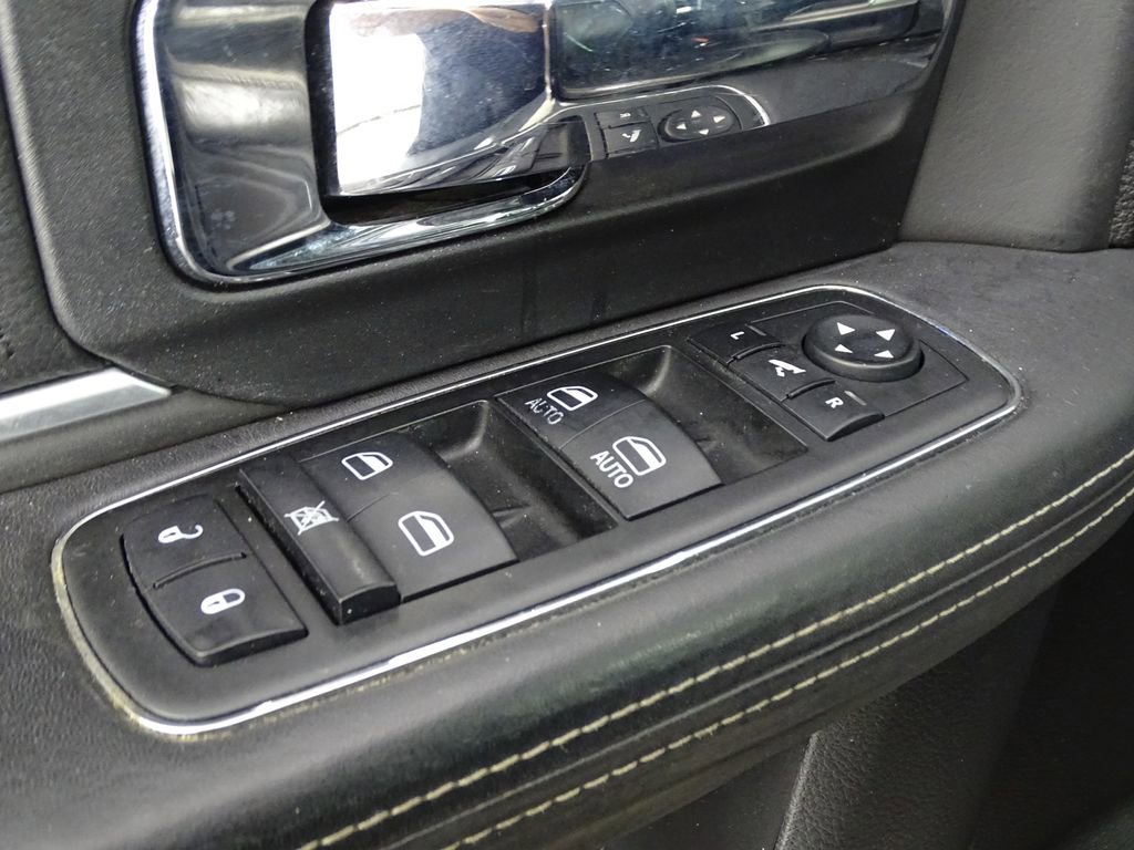 Used 2015 RAM 1500 Laramie Limited image 18