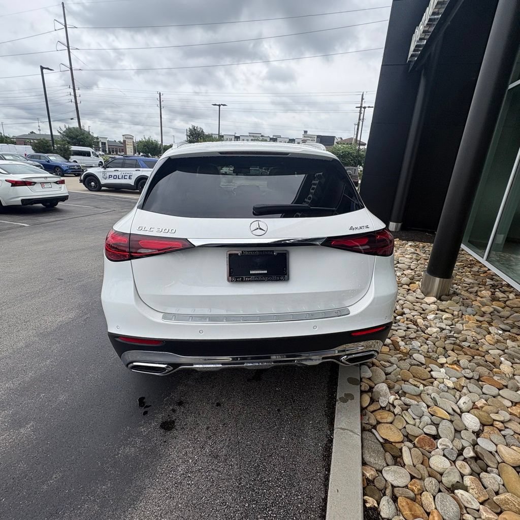 Used 2023 Mercedes-Benz GLC 300 4MATIC image 7