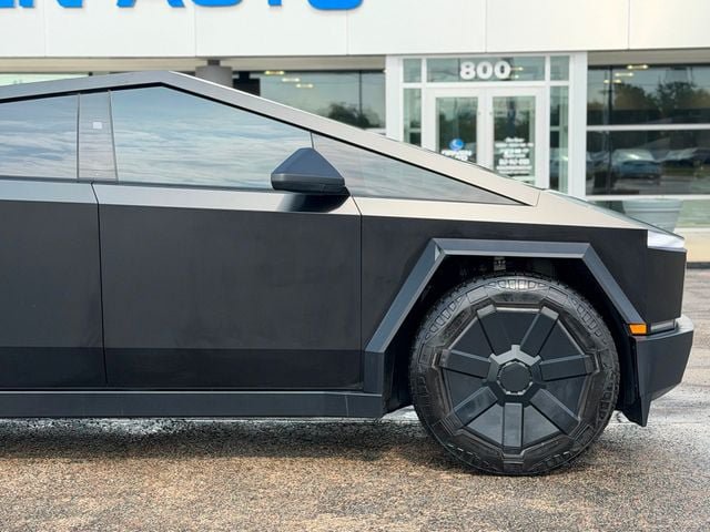 Used 2024 Tesla Cybertruck AWD Crew Cab image 16
