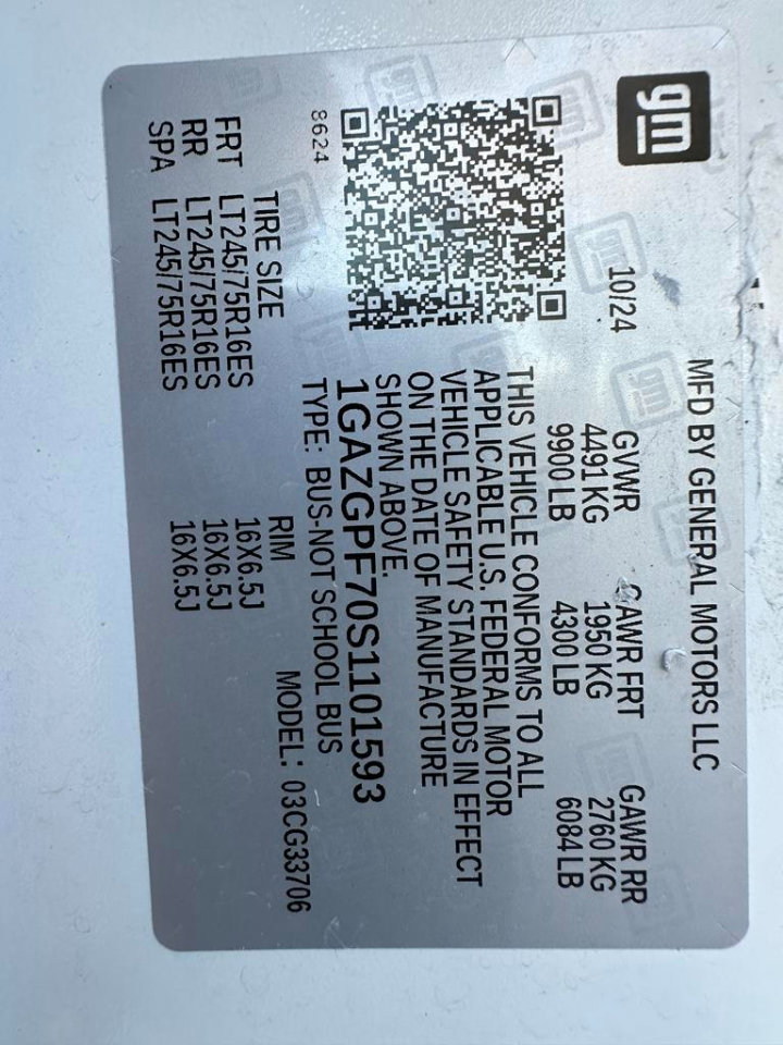 Used 2025 Chevrolet Express 3500 LT w/ LT Preferred Equipment Group image 15