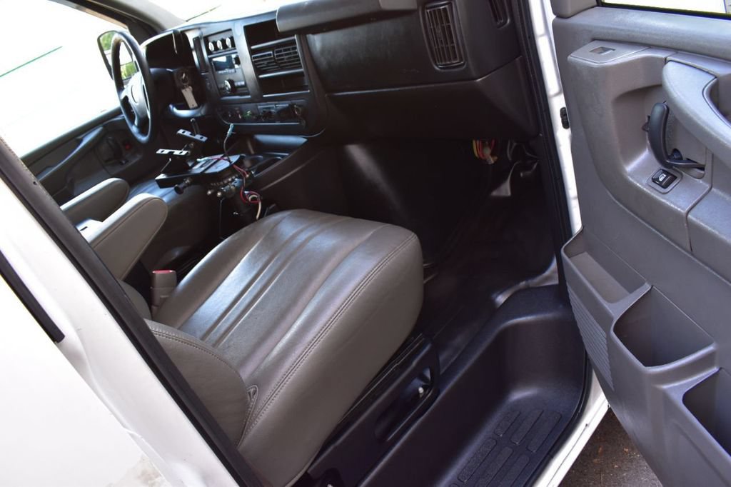 Used 2014 Chevrolet Express 2500 RWD image 18