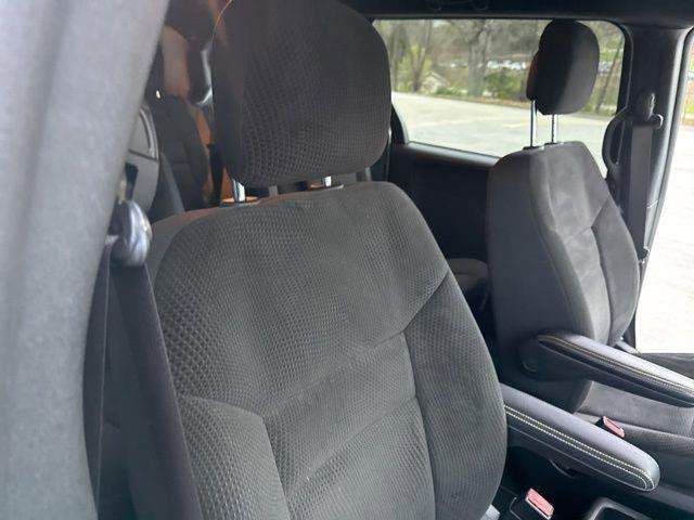 Used 2018 Dodge Grand Caravan SE image 37