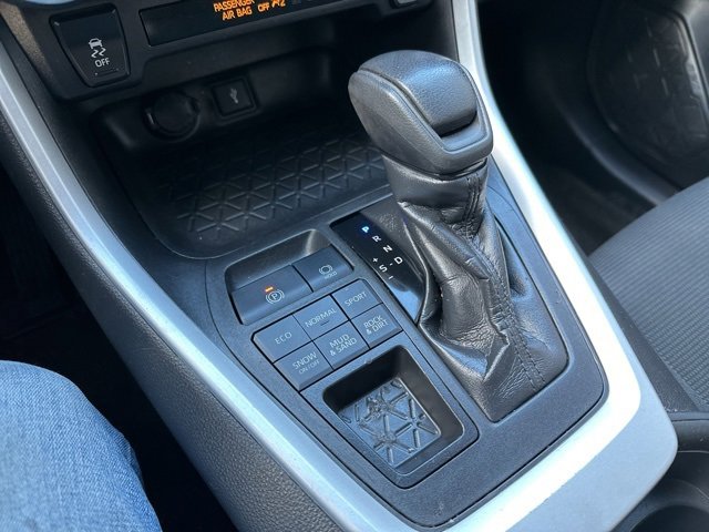 Used 2020 Toyota RAV4 LE w/ All Weather Liner Package image 29