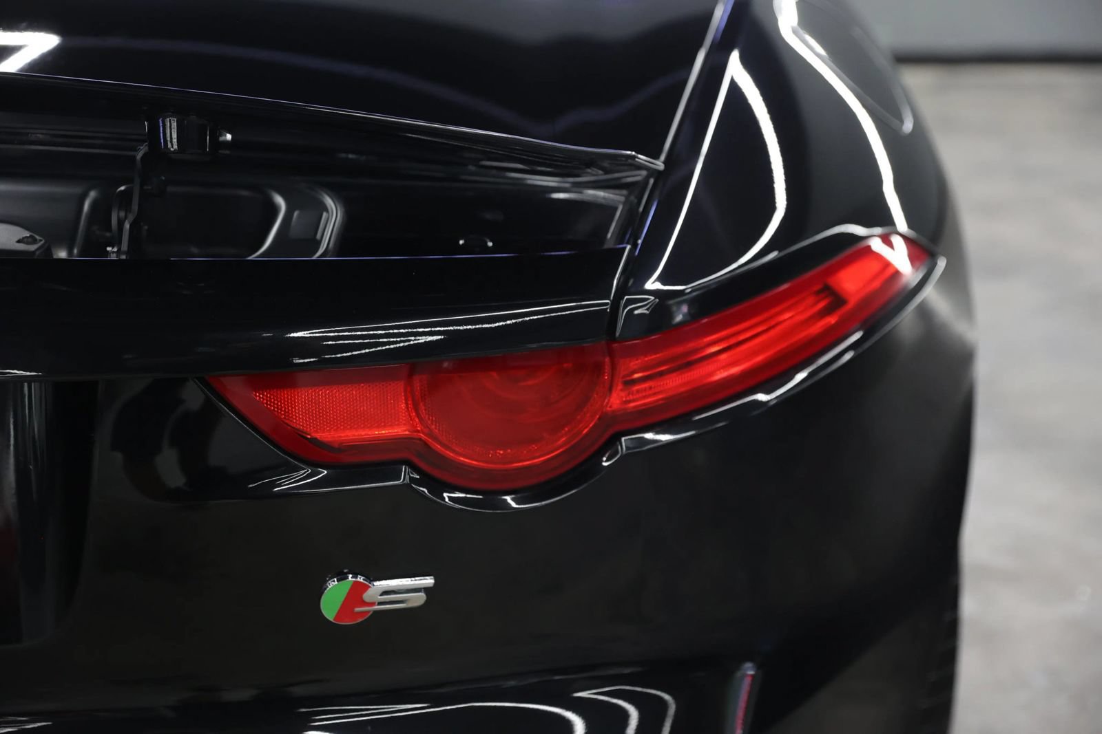 Used 2014 Jaguar F-TYPE Convertible RWD image 19