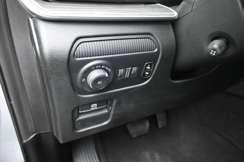 Used 2024 Jeep Wagoneer Series III AWD/4WD image 13