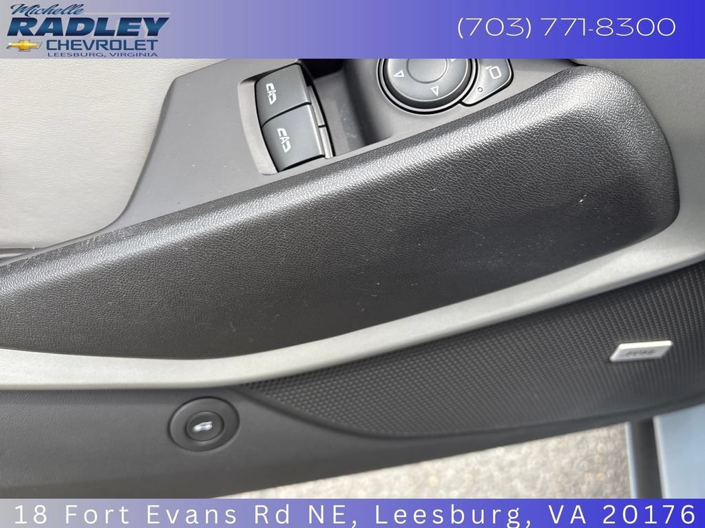 Used 2018 Chevrolet Camaro LT w/ Technology Package RWD image 13