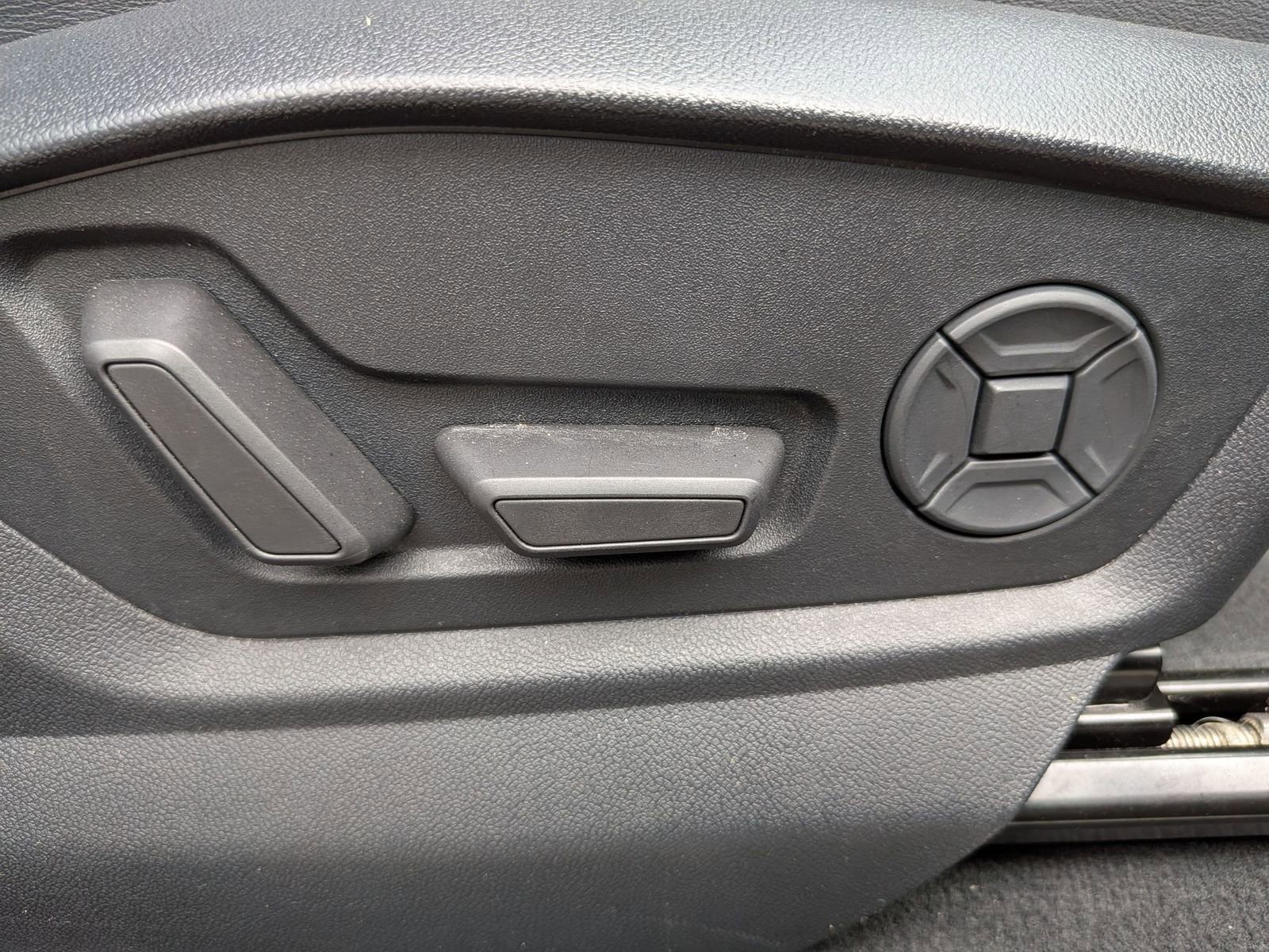 Used 2020 Audi Q8 Premium Plus image 40