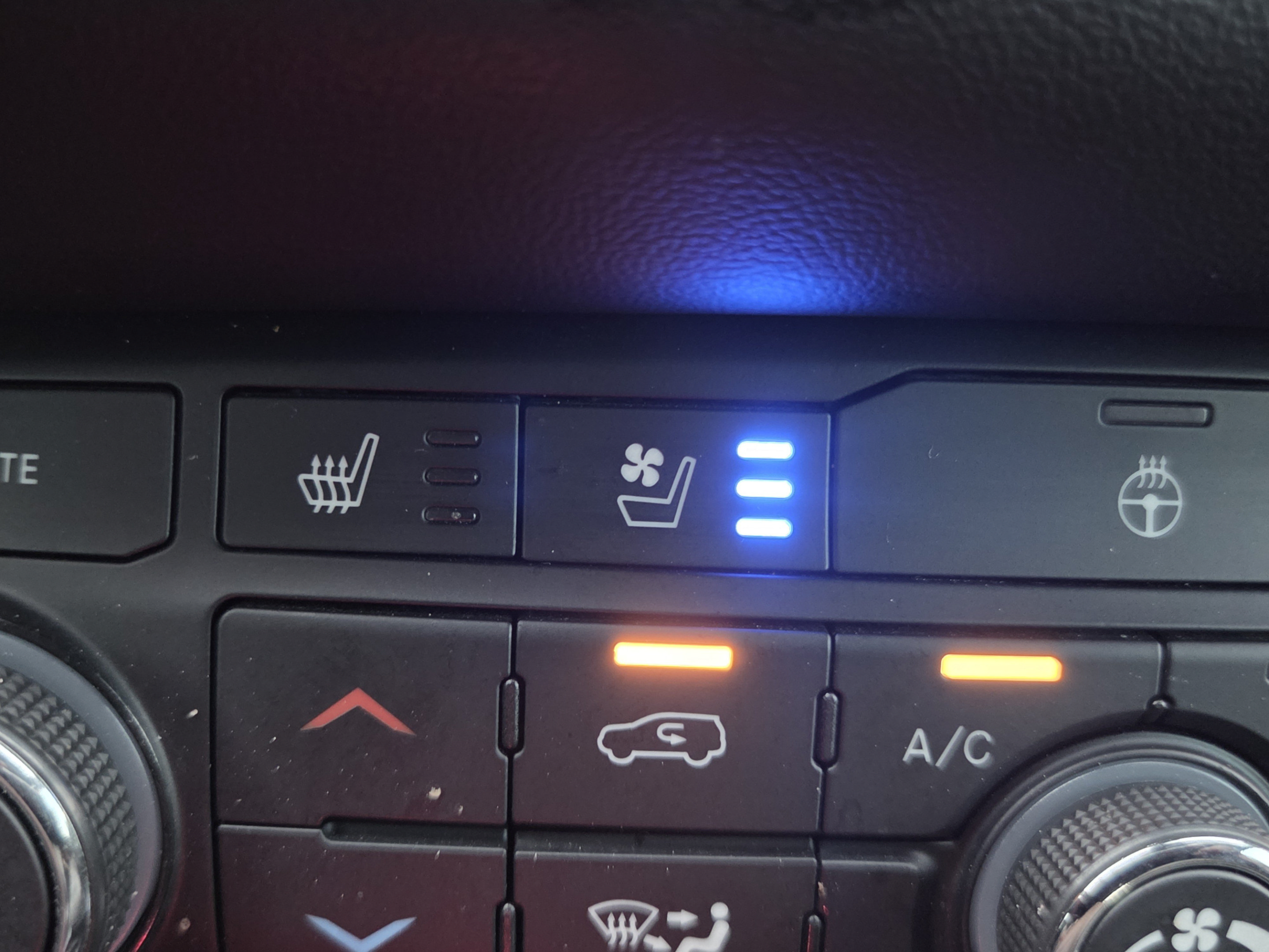 Used 2023 Dodge Durango GT RWD image 24