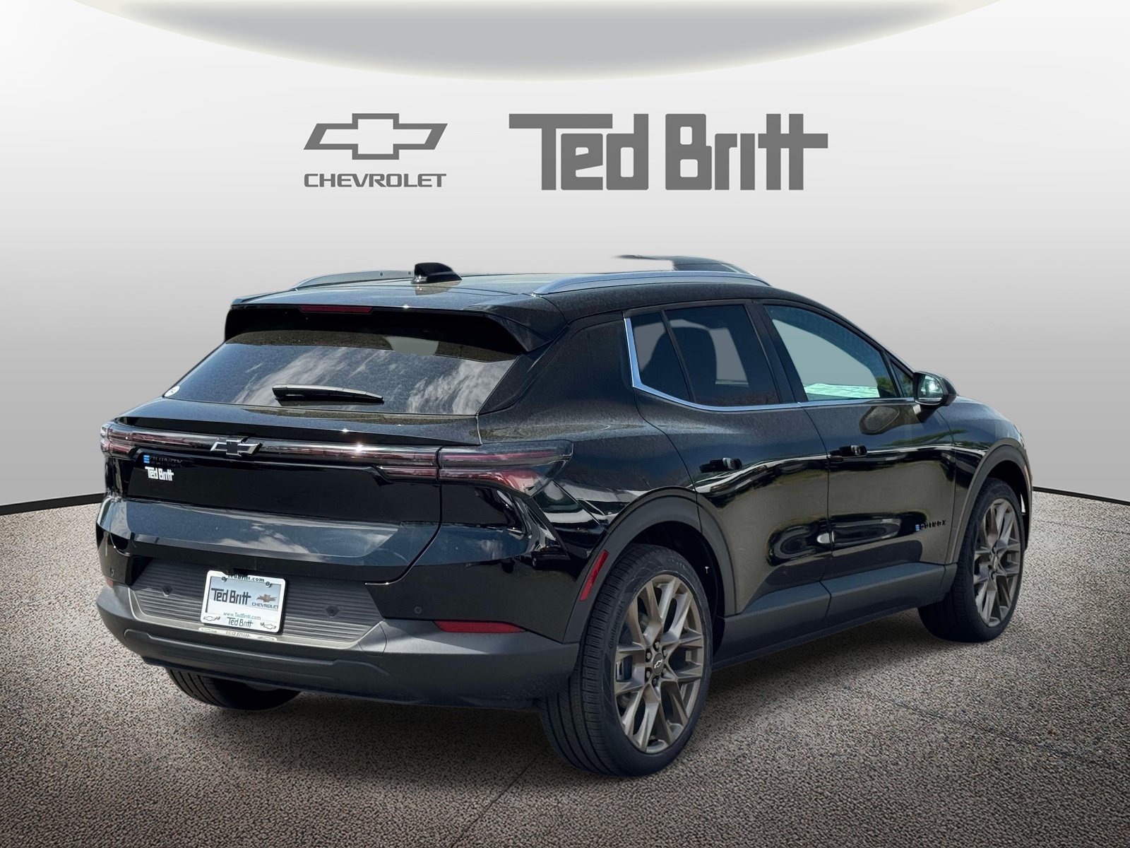 New 2026 Chevrolet Equinox EV LT w/ LPO, Tech Bronze Package FWD image 4
