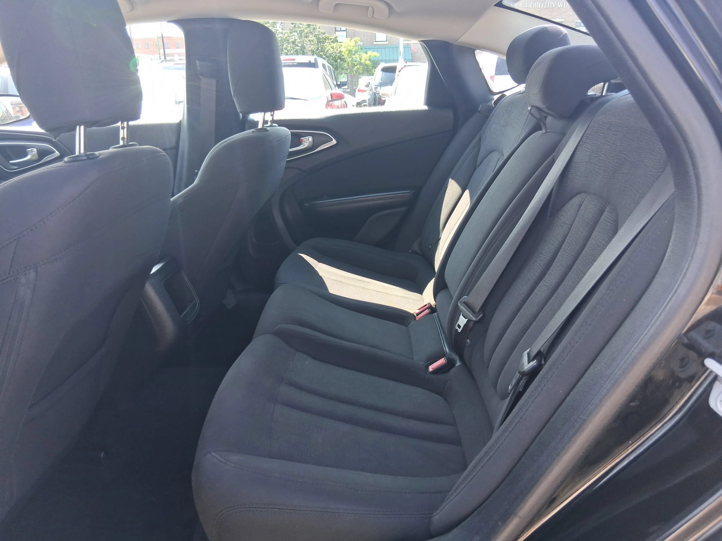 Used 2015 Chrysler 200 Limited FWD image 11