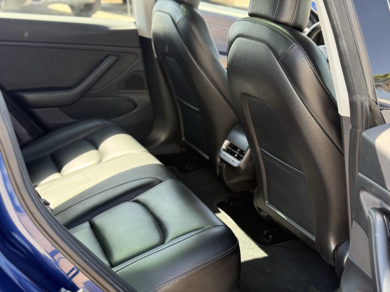 Used 2018 Tesla Model 3 Long Range RWD image 13