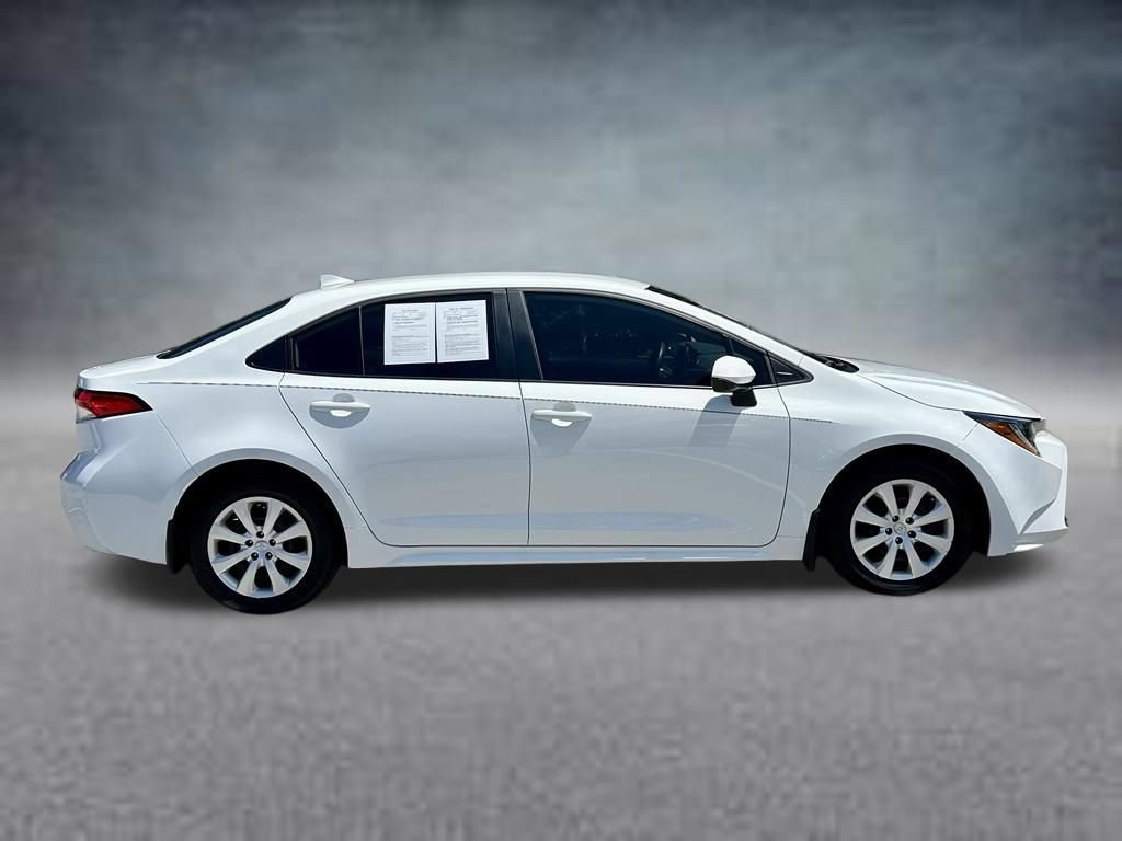 Used 2025 Toyota Corolla LE FWD image 4