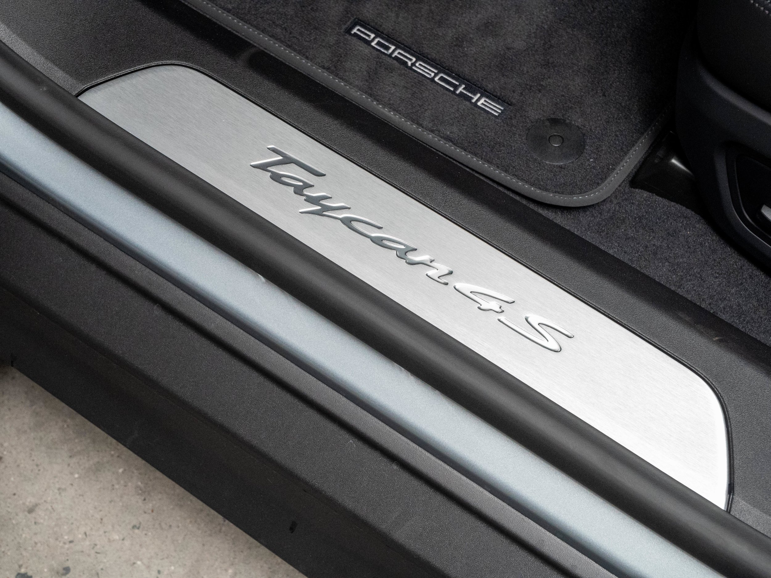 New 2026 Porsche Taycan 4S AWD/4WD image 25
