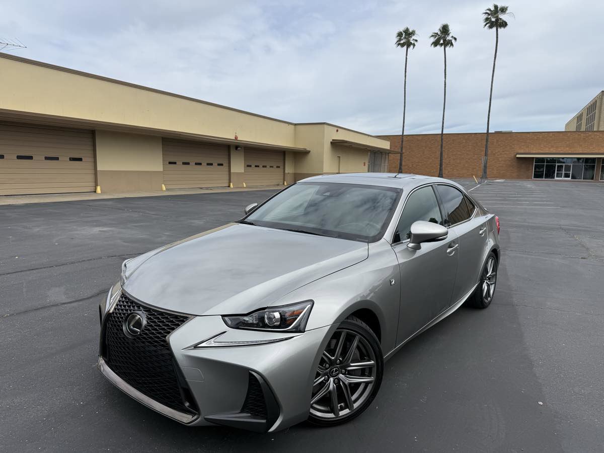 Used 2017 Lexus IS 200t F Sport w/ F Sport Package RWD image 3