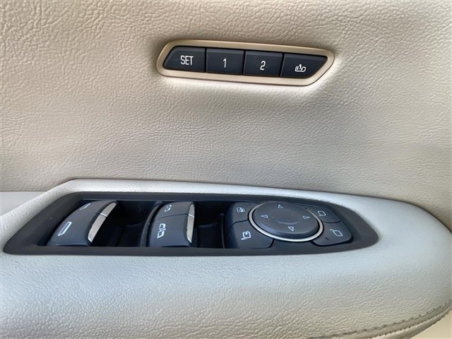 Certified 2017 Cadillac XT5 Luxury w/ Driver Awareness Package image 25