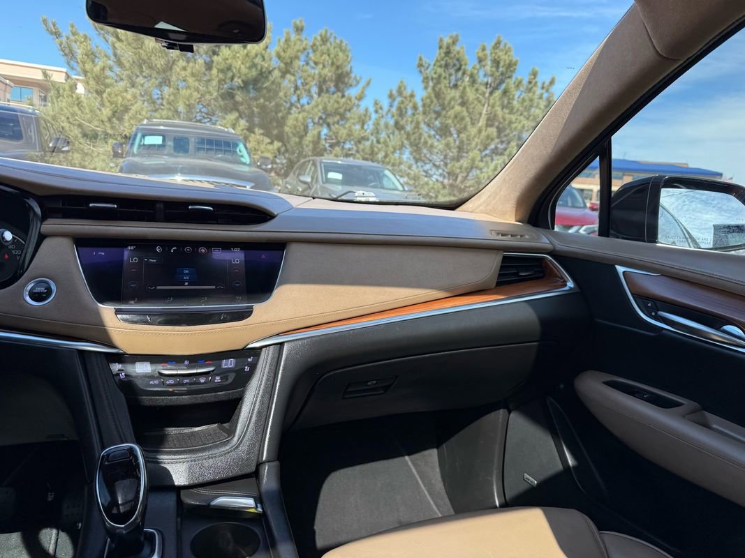 Used 2017 Cadillac XT5 Platinum AWD/4WD image 23