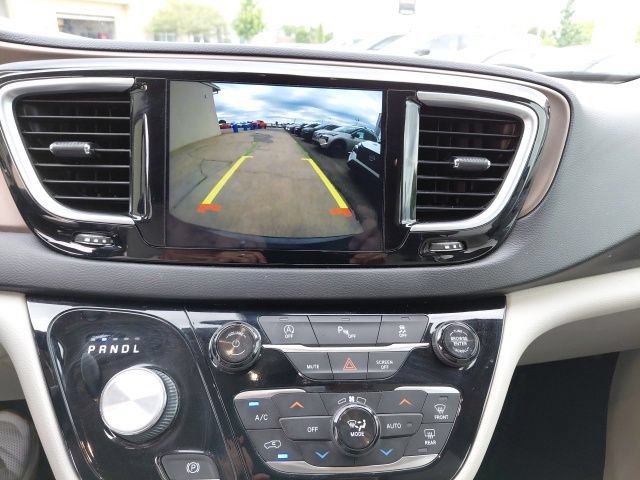 Used 2019 Chrysler Pacifica Touring-L Plus FWD image 21