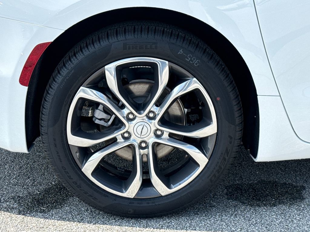 New 2026 Chrysler Pacifica Pinnacle image 16