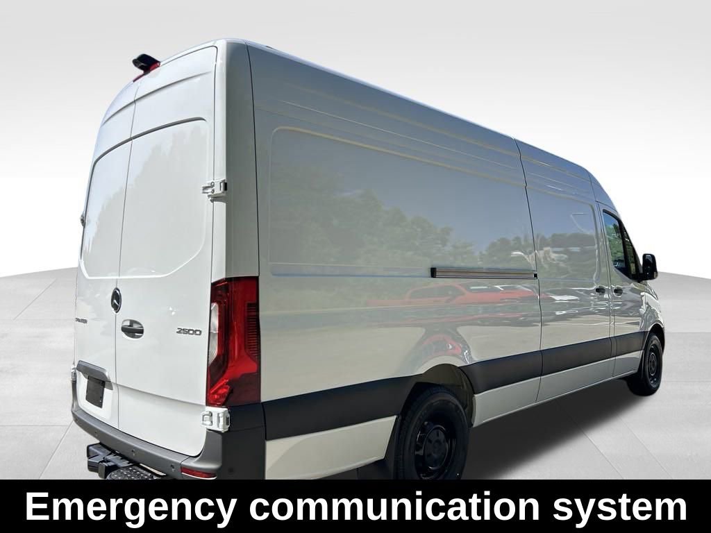 Used 2024 Mercedes-Benz Sprinter 2500 image 5