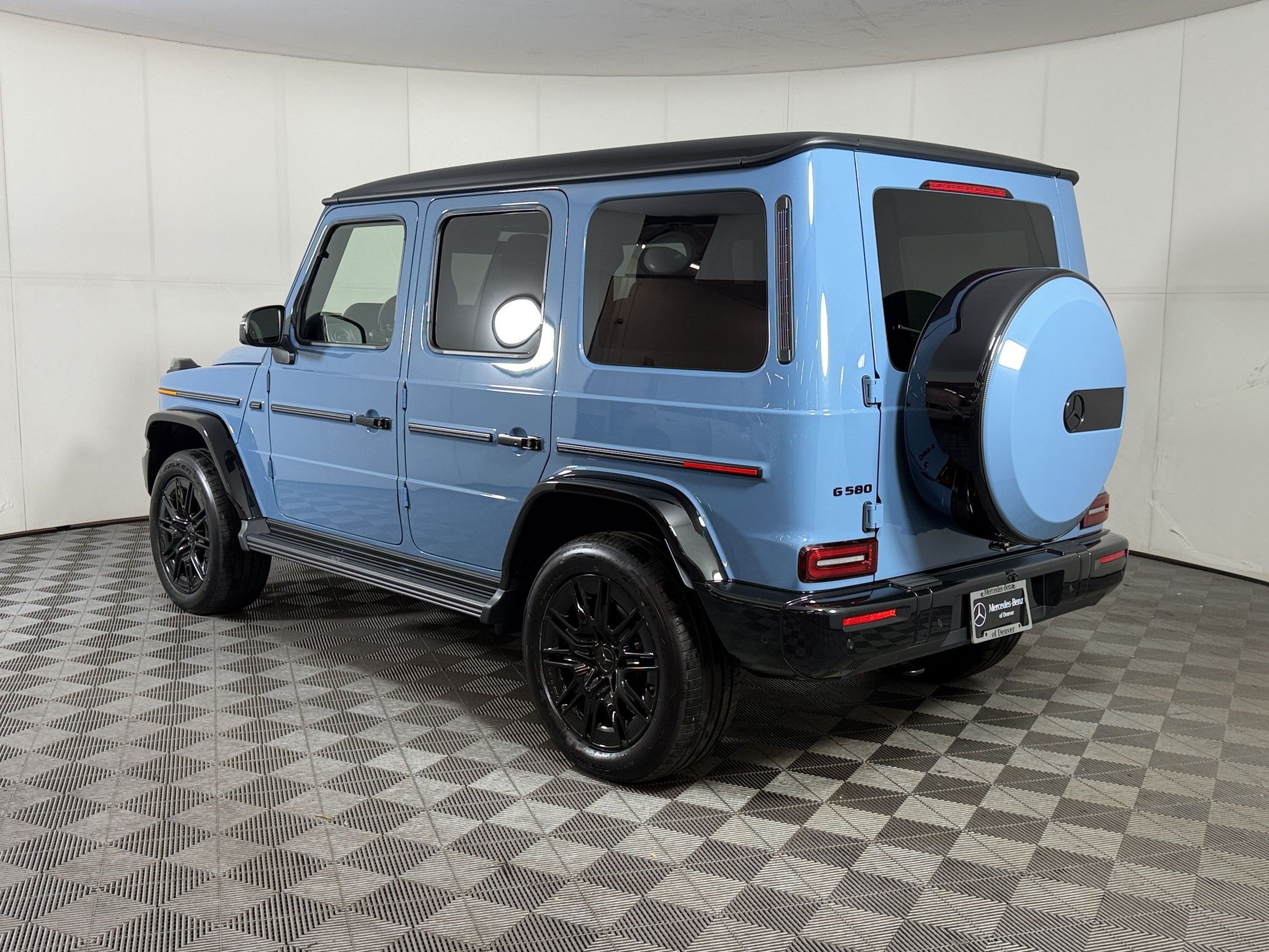 New 2027 Mercedes-Benz G 580 e image 3