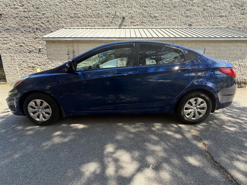 Used 2016 Hyundai Accent SE w/ Option Group 02 FWD image 4
