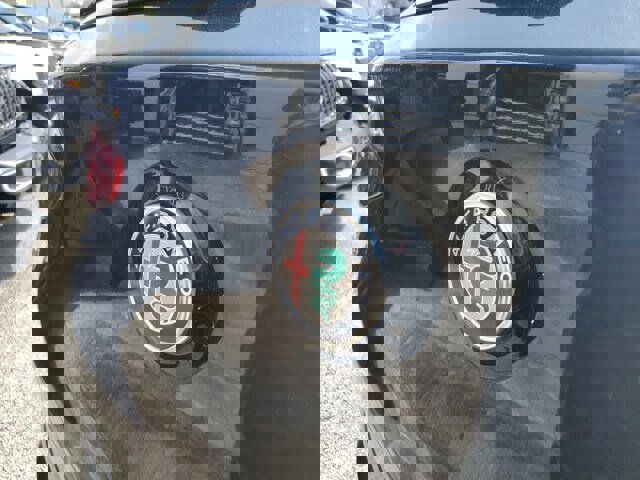 Used 2018 Alfa Romeo Stelvio Ti Sport image 11