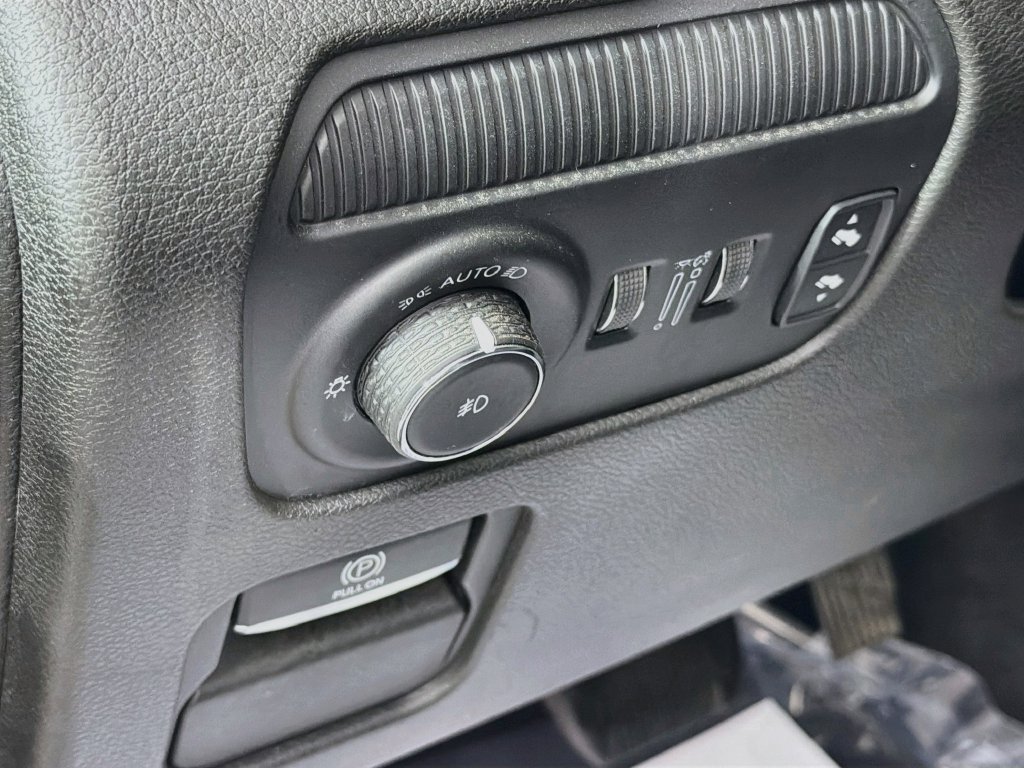 Used 2022 Jeep Wagoneer Series II w/ Premium Group I AWD/4WD image 10