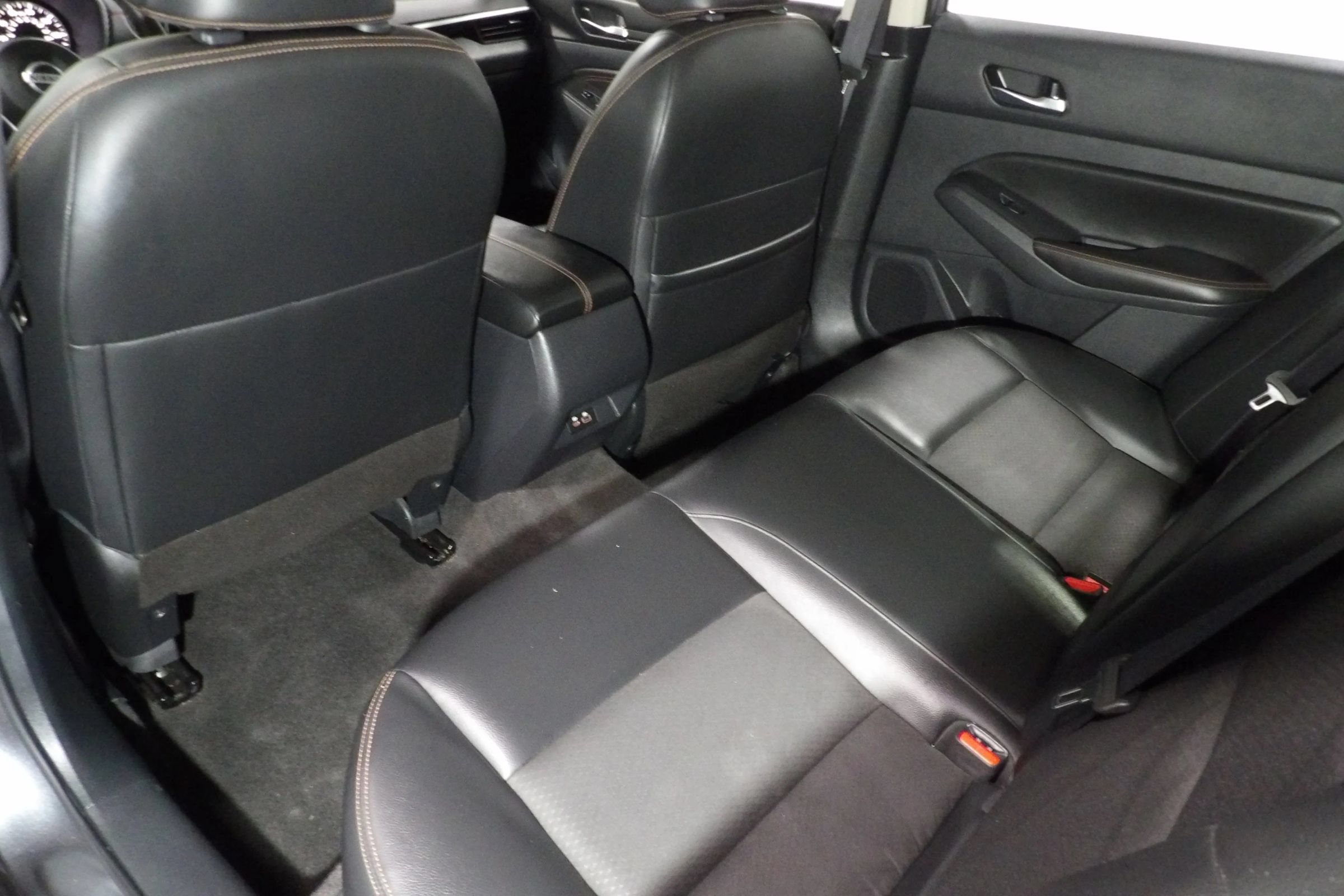 Used 2022 Nissan Altima 2.5 SR FWD image 9