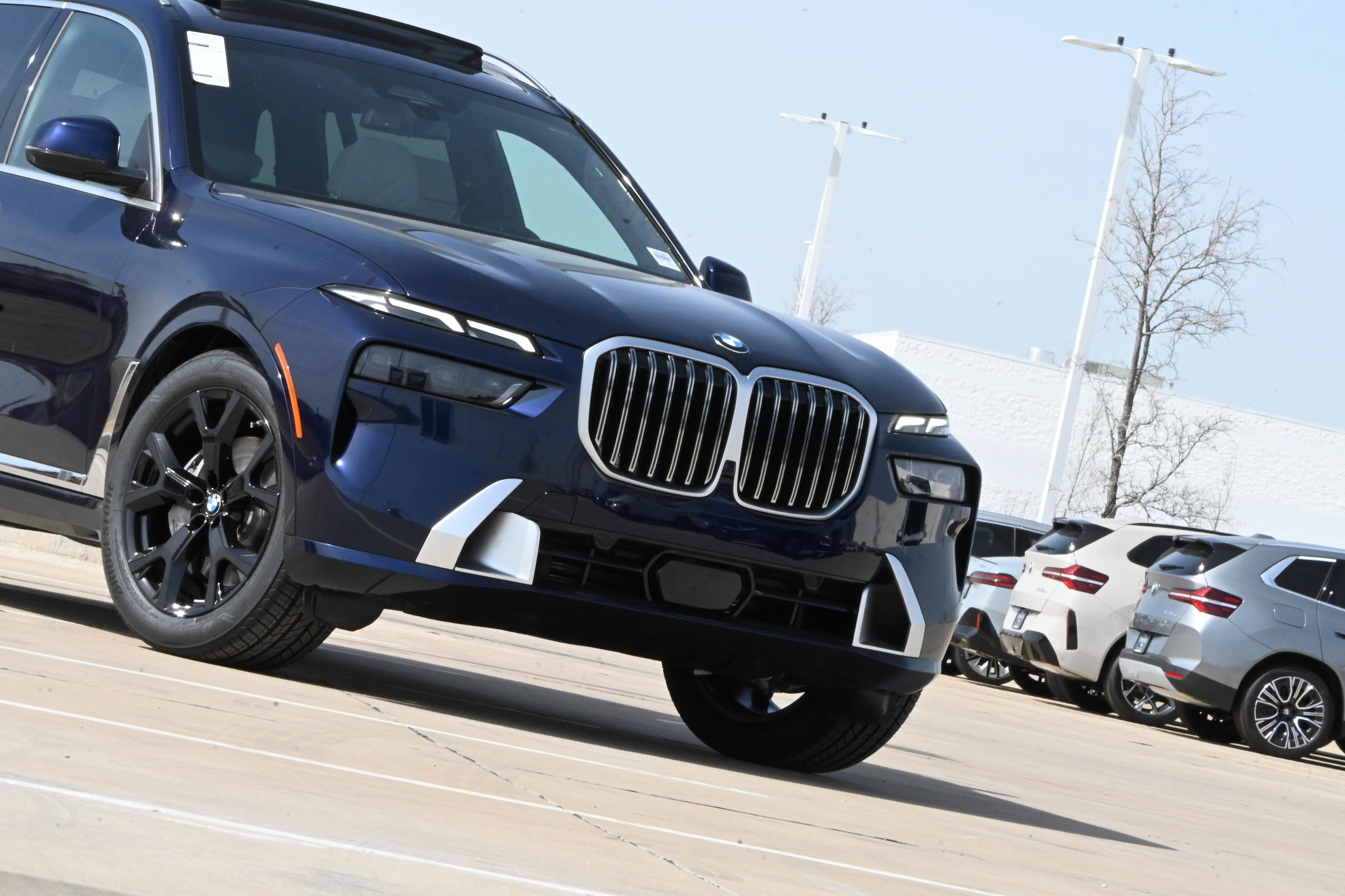 Used 2026 BMW X7 xDrive40i AWD/4WD image 3