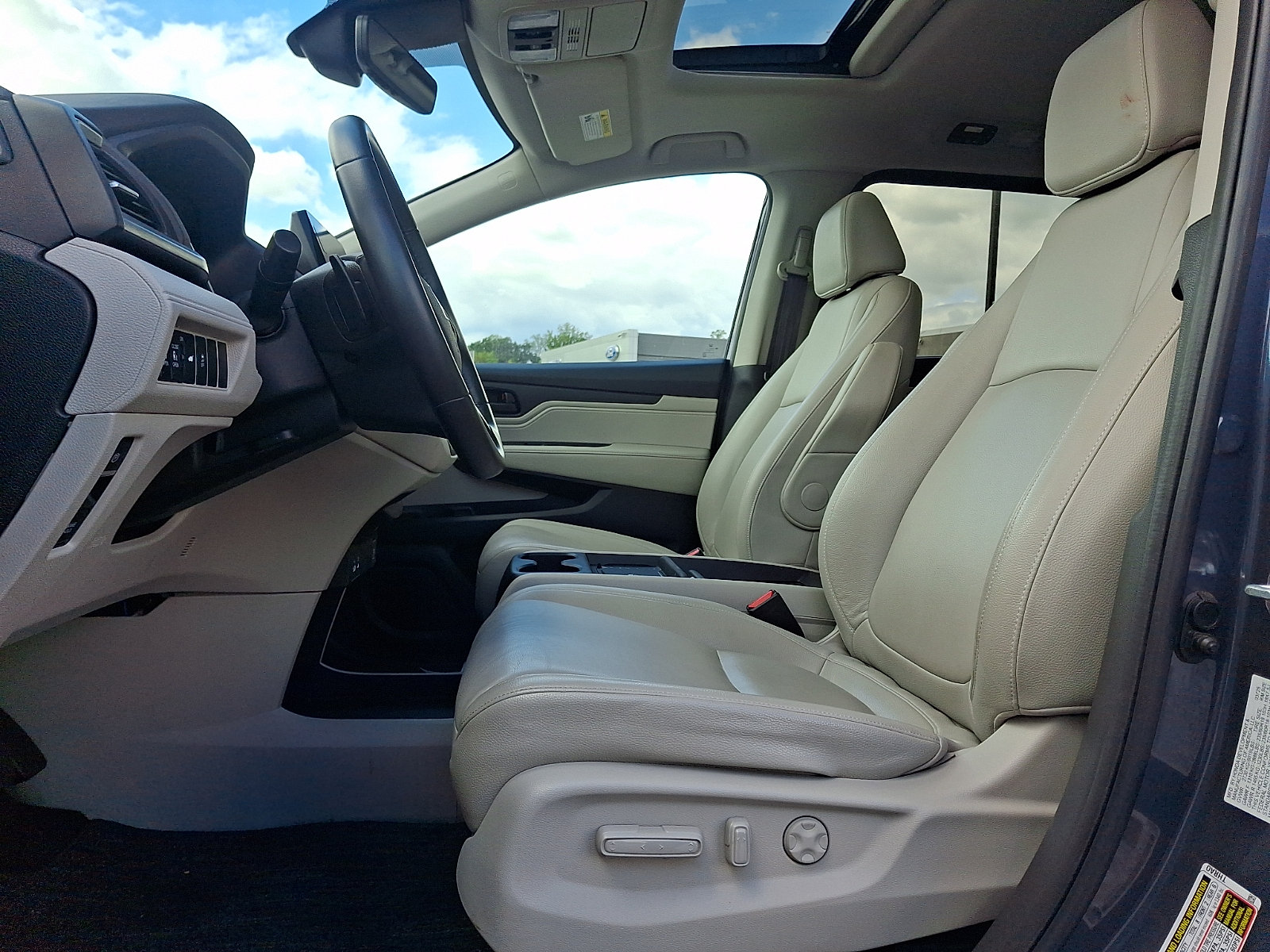 Used 2025 Honda Odyssey EX-L image 14