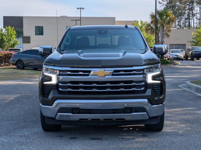 Used 2023 Chevrolet Silverado 1500 LTZ w/ LTZ Premium Package AWD/4WD image 2
