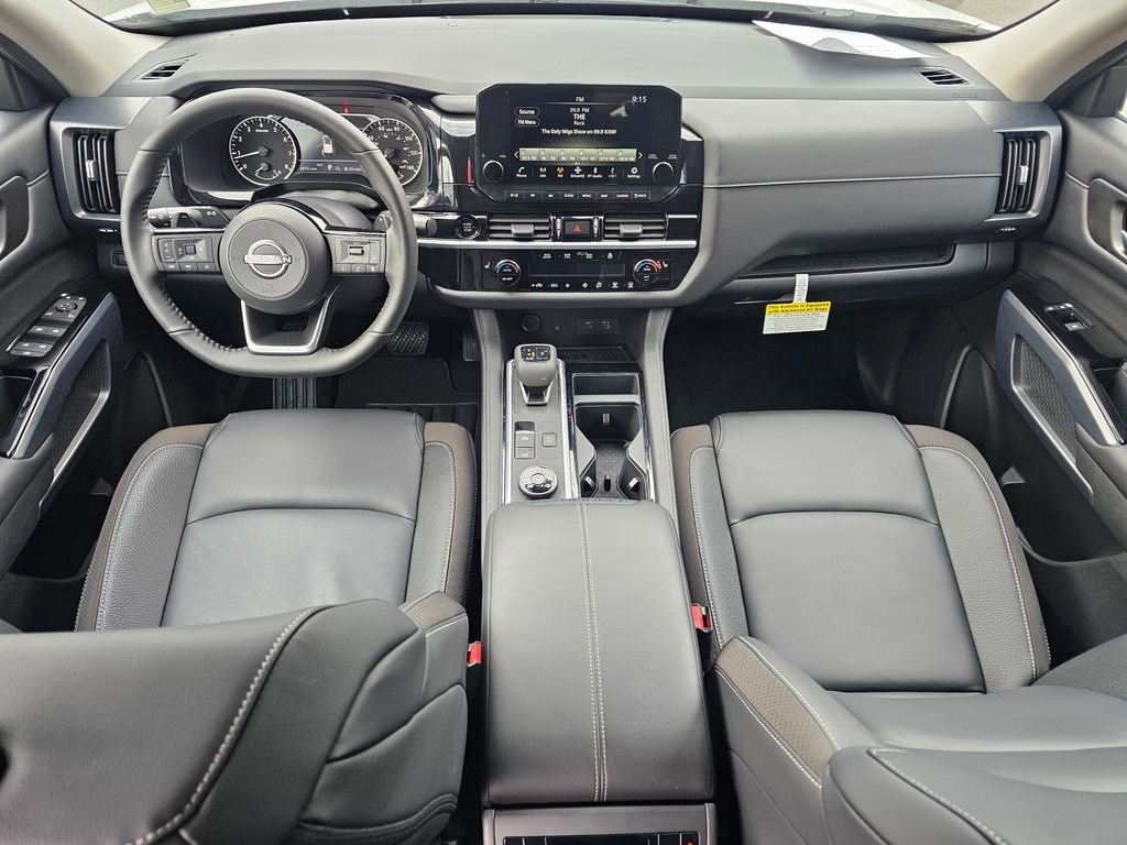 Certified 2025 Nissan Pathfinder SL image 15