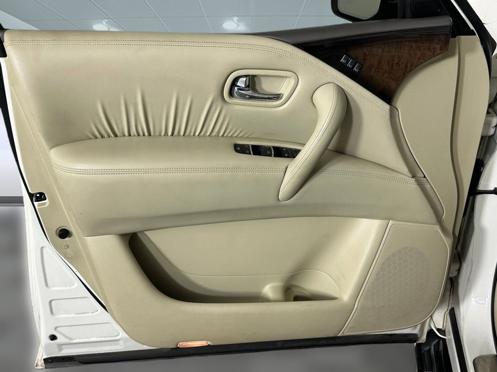 Used 2014 INFINITI QX80 2WD w/ Deluxe Touring Package image 23