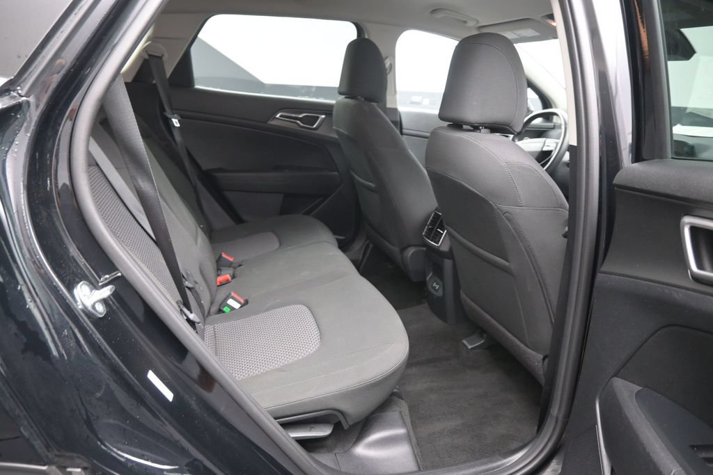 Used 2026 Kia Sportage LX FWD image 21