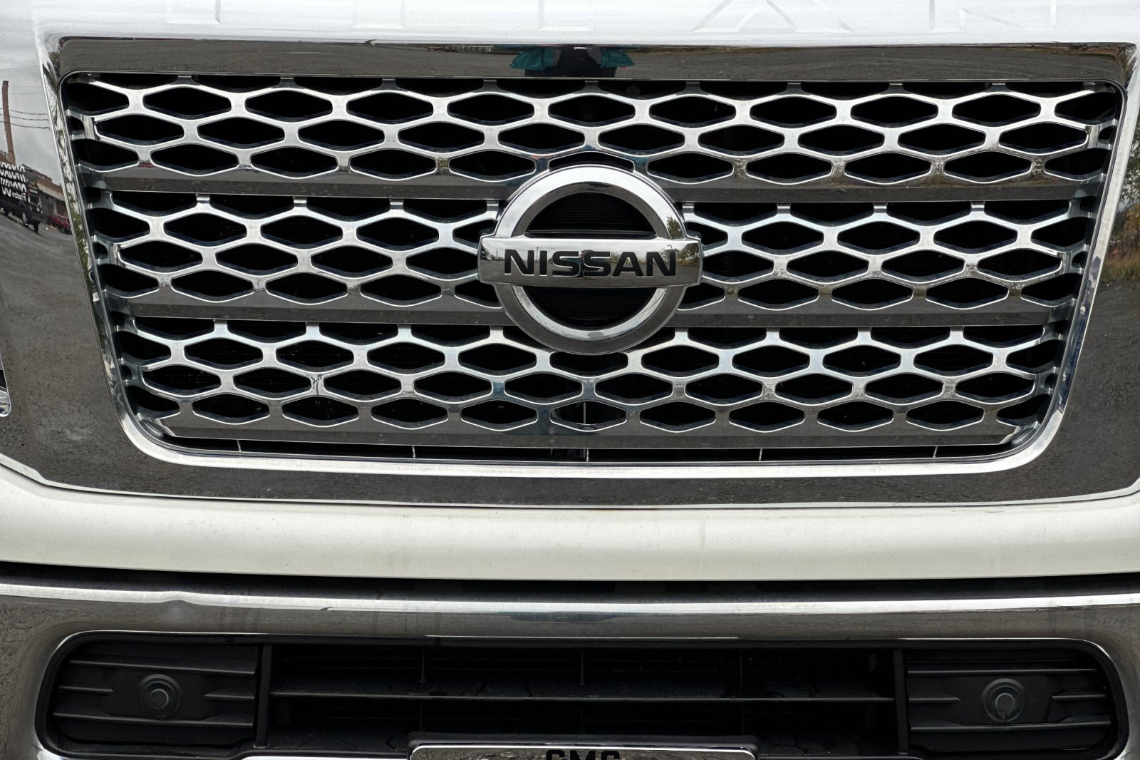 Used 2018 Nissan Titan SL w/ Chrome Package image 45