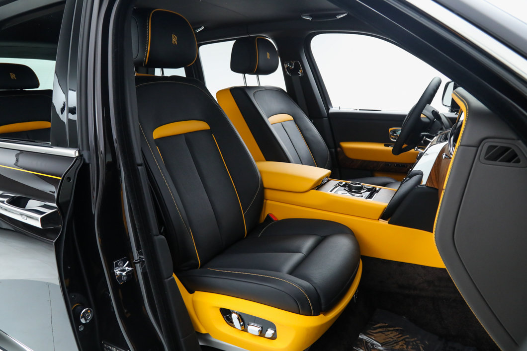 Used 2025 Rolls-Royce Cullinan AWD/4WD image 22