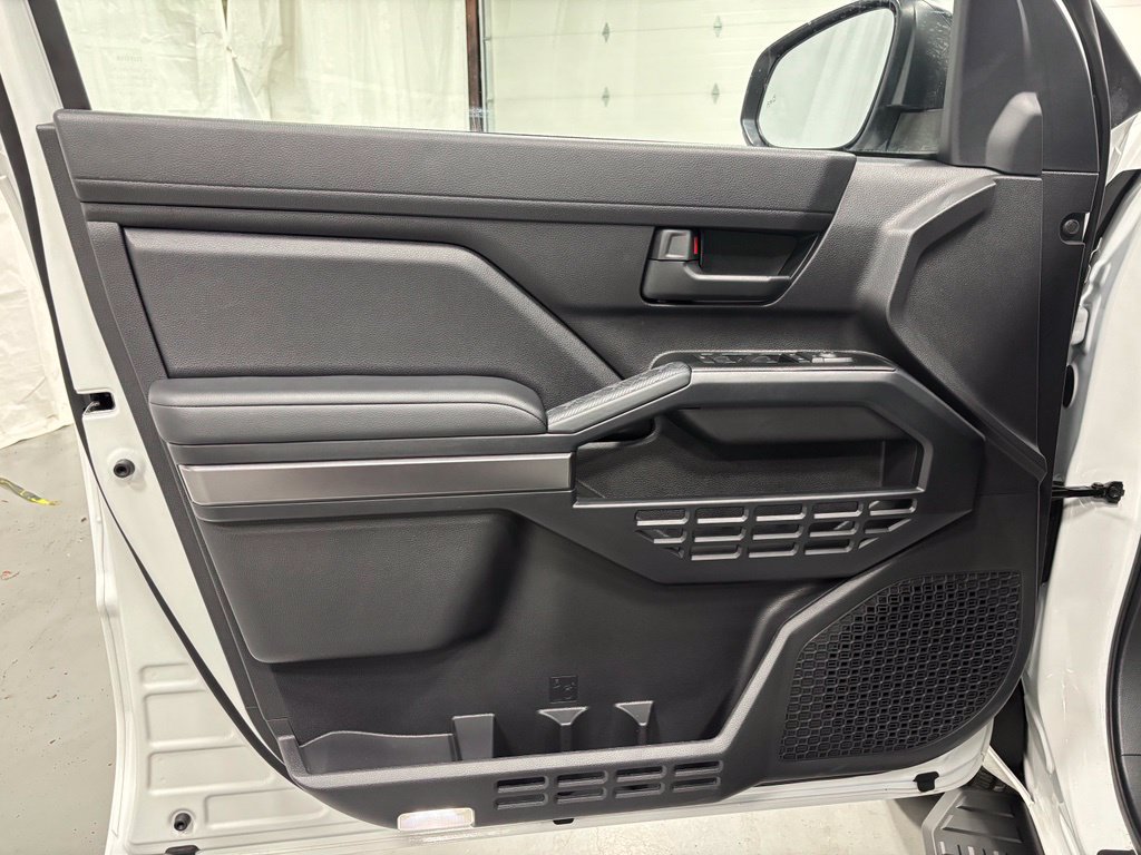Used 2026 Toyota 4Runner SR5 AWD/4WD image 8