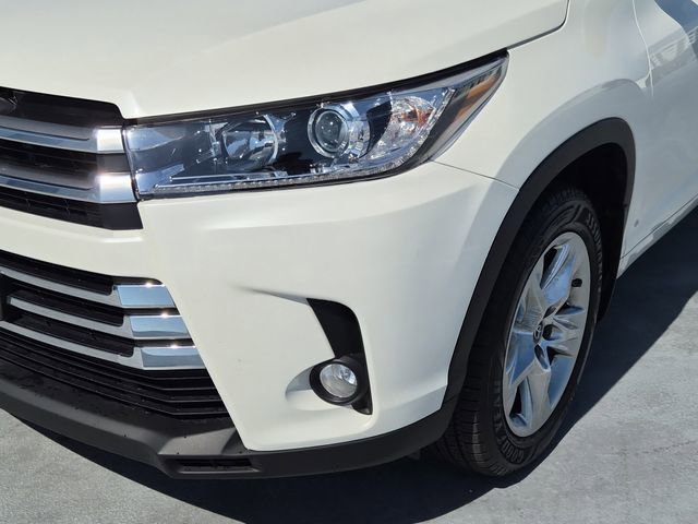 Used 2017 Toyota Highlander Limited image 10