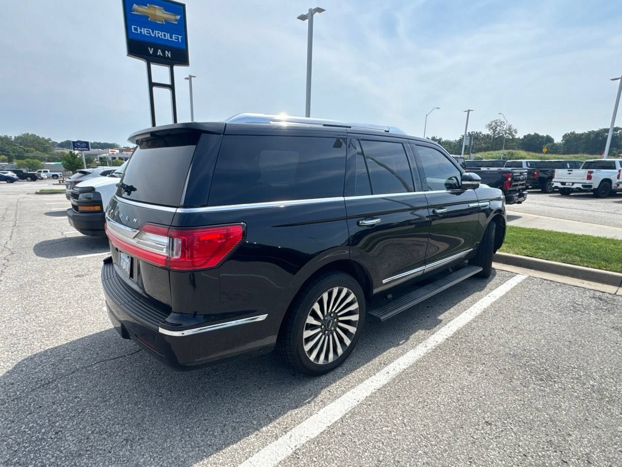 Used 2019 Lincoln Navigator Reserve AWD/4WD image 4