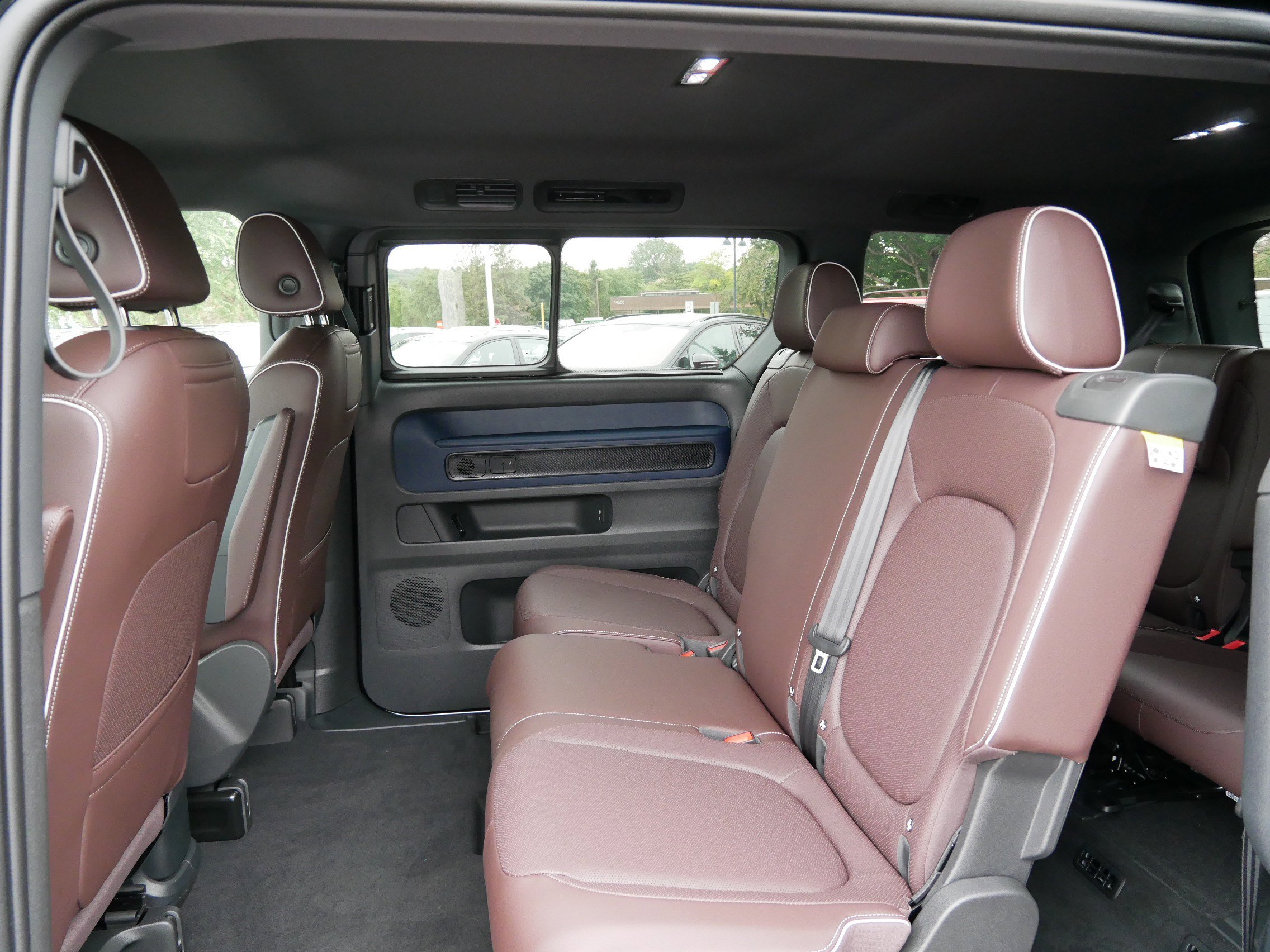 New 2025 Volkswagen ID. Buzz Pro S image 7