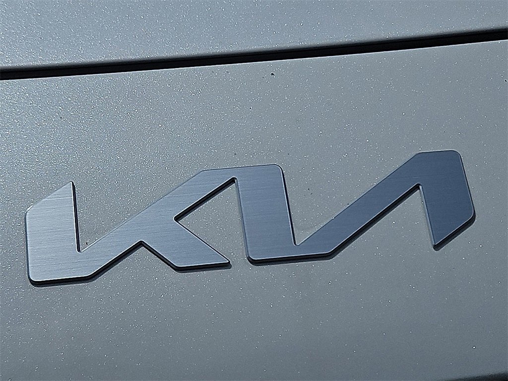 New 2025 Kia Niro EX Touring image 12
