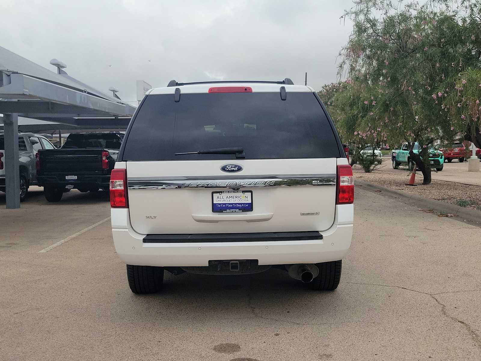 Used 2017 Ford Expedition EL XLT w/ Equipment Group 202A RWD image 7