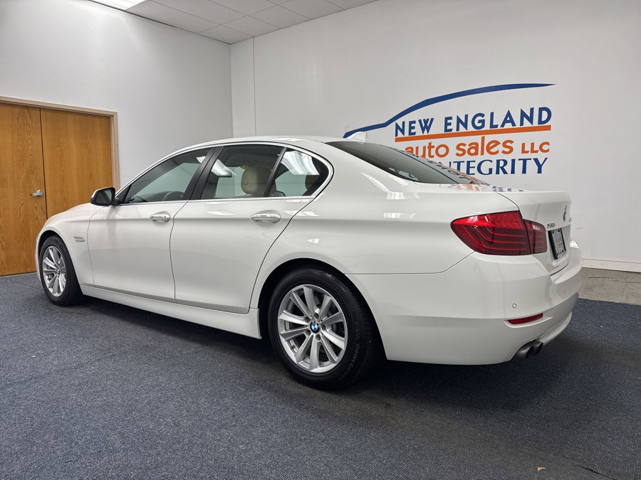 Used 2016 BMW 528i xDrive Sedan AWD/4WD image 2