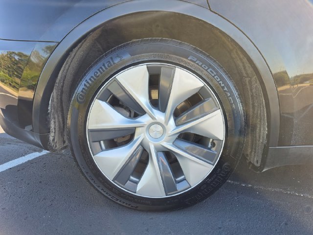 Used 2021 Tesla Model Y Long Range AWD/4WD image 7
