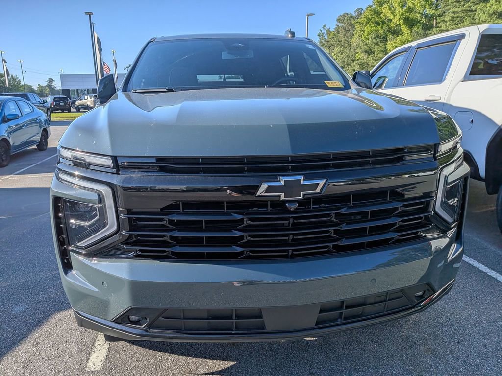 Used 2025 Chevrolet Suburban RST w/ Comfort Package AWD/4WD image 14