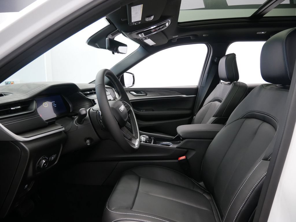 New 2027 Jeep Grand Cherokee Limited AWD/4WD image 13