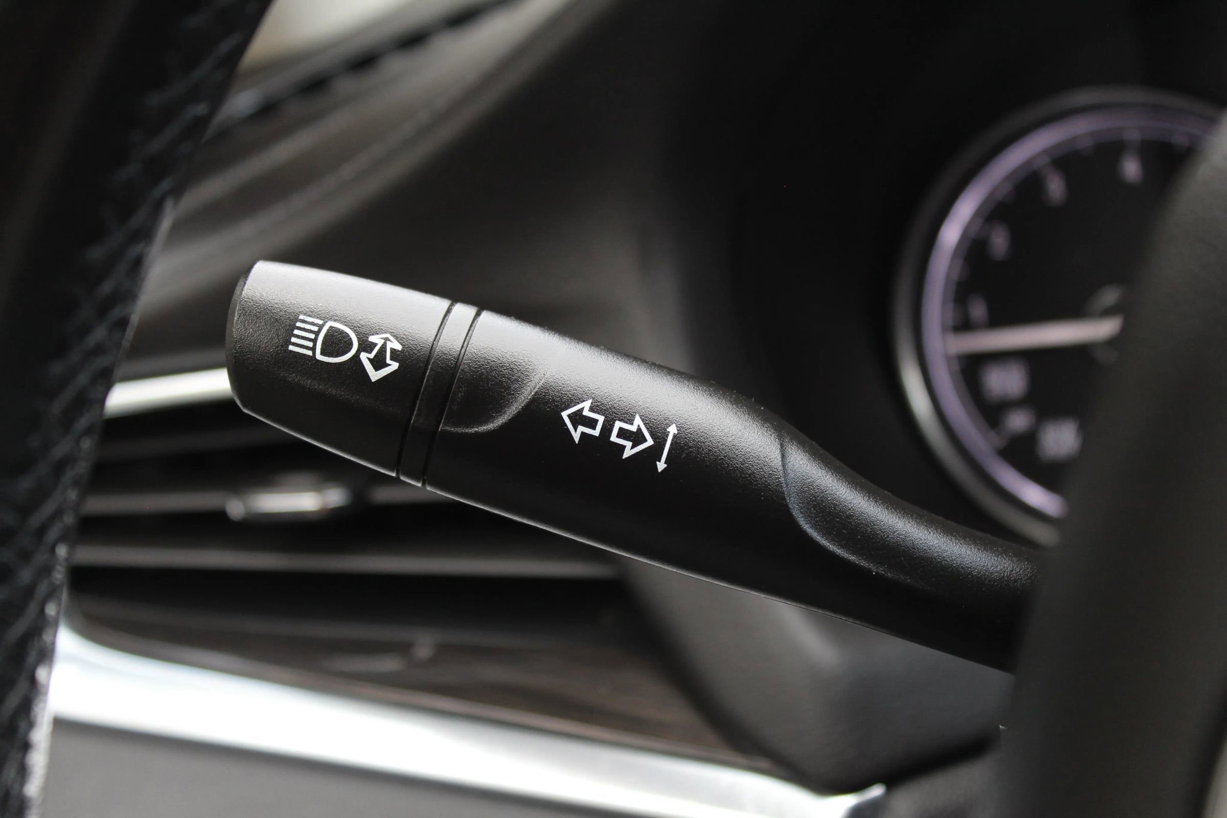 Used 2019 Buick Enclave Essence image 32
