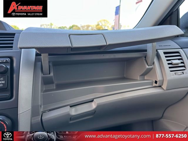 Used 2013 Toyota Corolla L FWD image 37